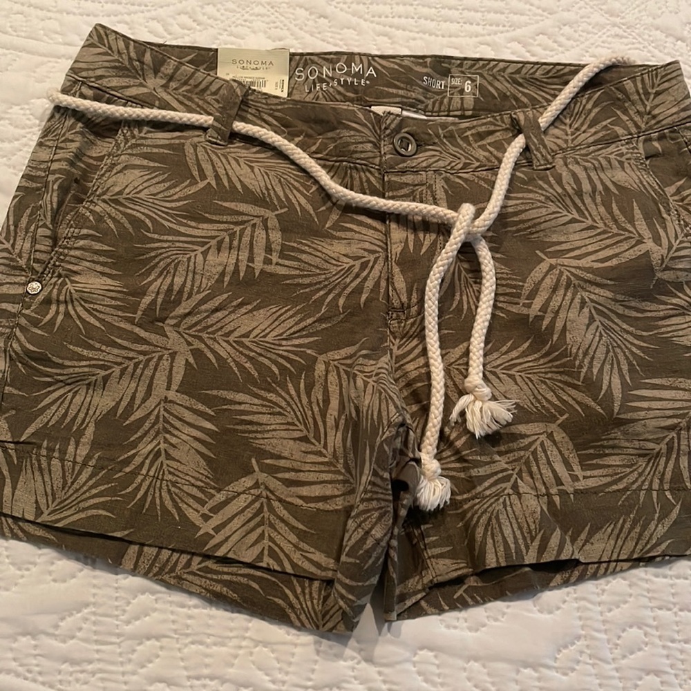 Women’s linen blend shorts